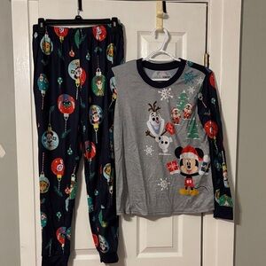 Disney Women’s Christmas Pajama Set